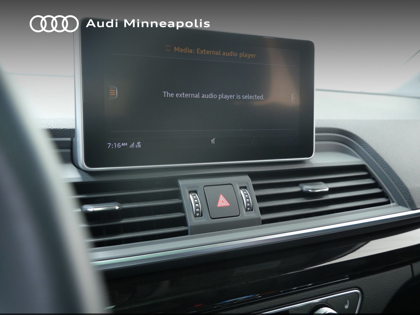 Thumbnail: 2020 Audi Q5 - 25