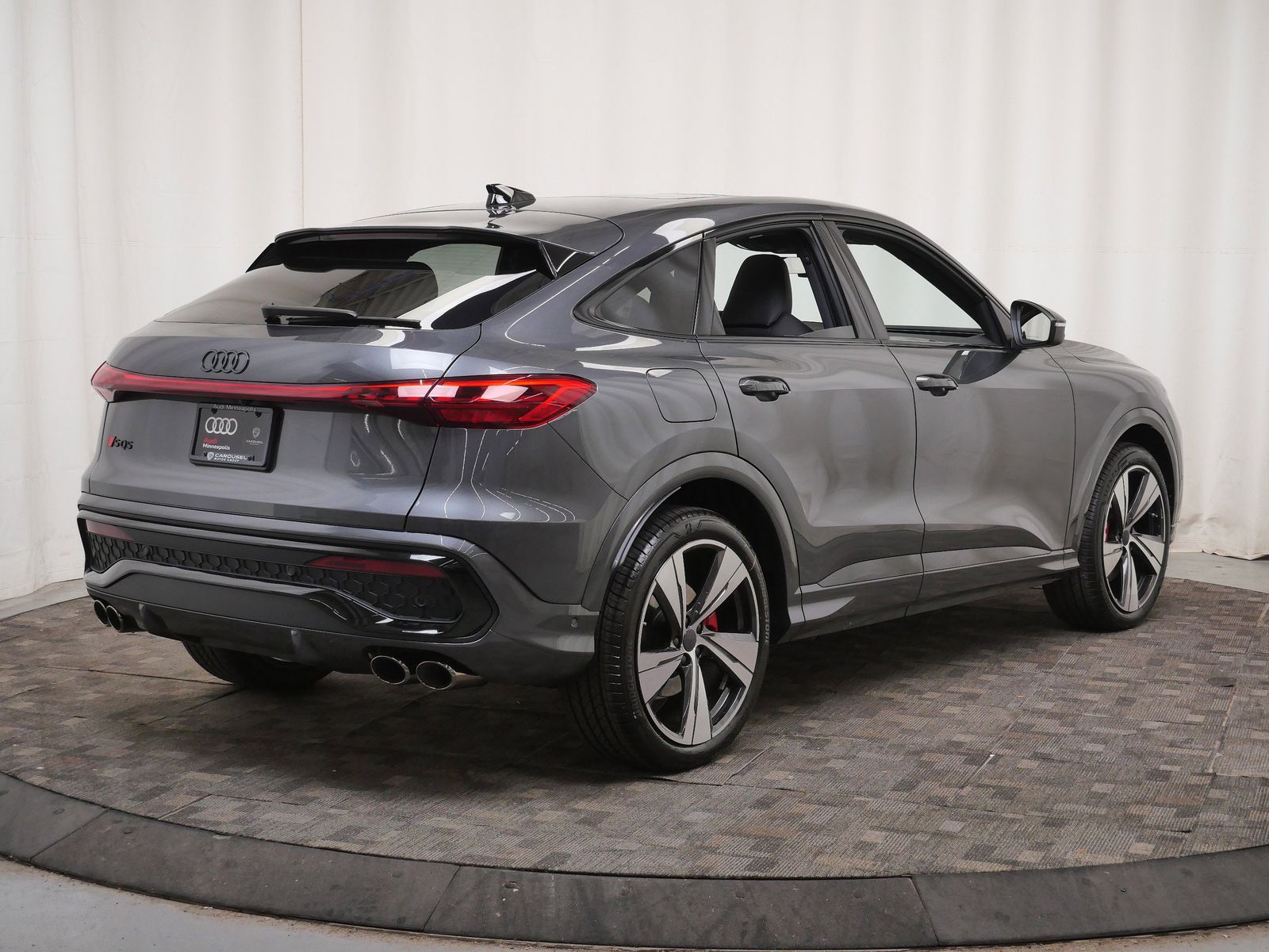 Thumbnail: 2026 Audi SQ5 - 6