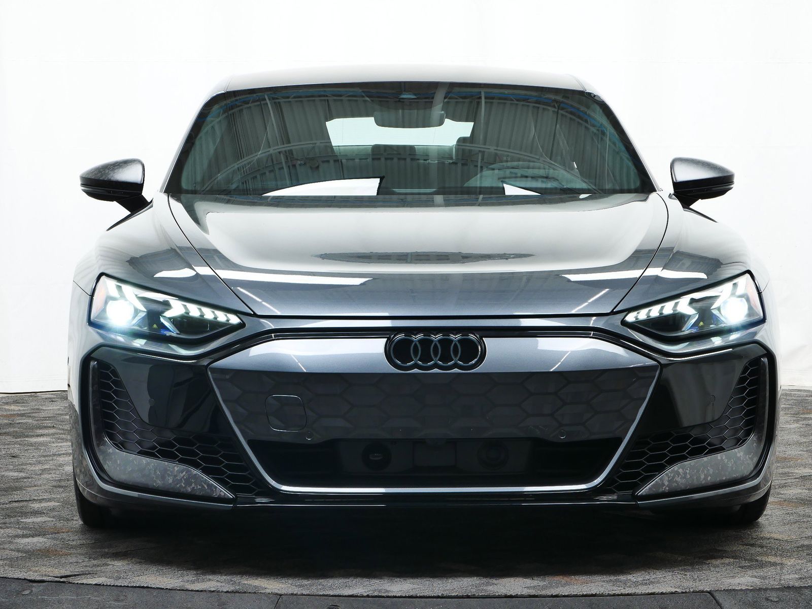 Thumbnail: 2025 Audi RS e-tron GT - 9