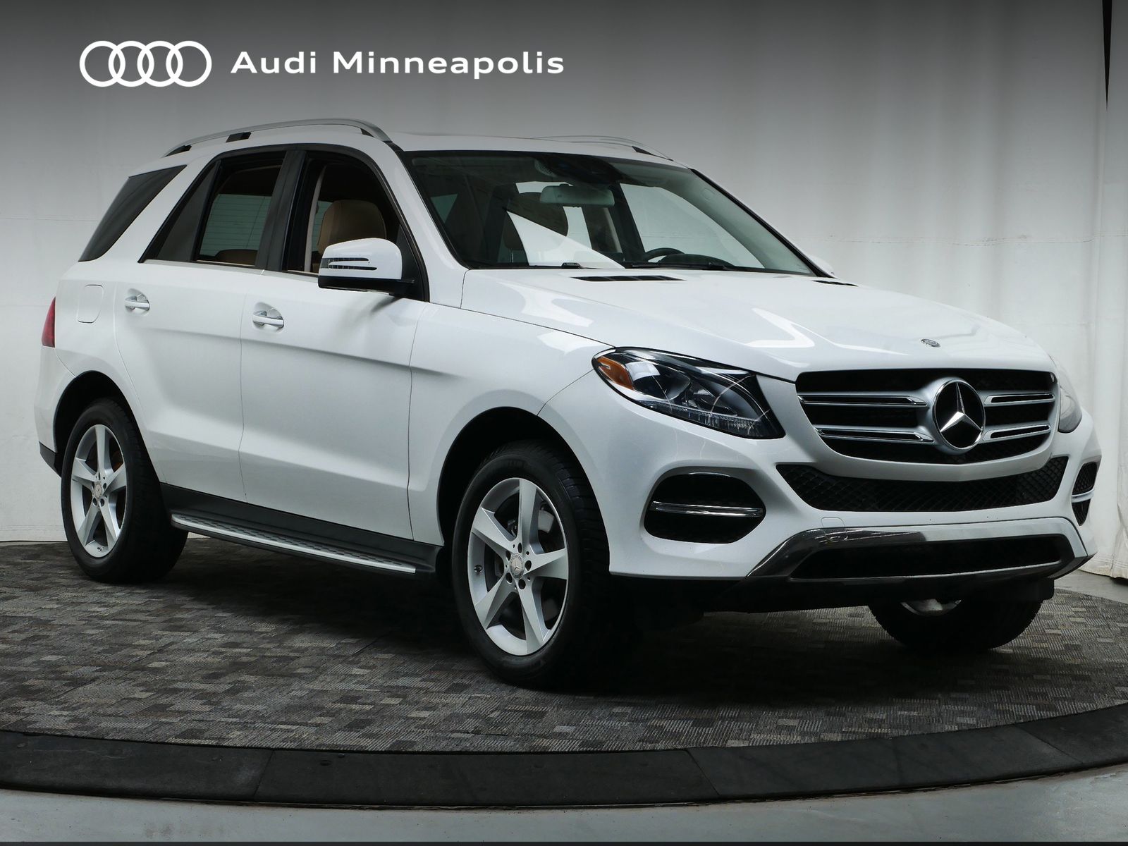 Thumbnail: 2016 Mercedes-Benz GLE - 9