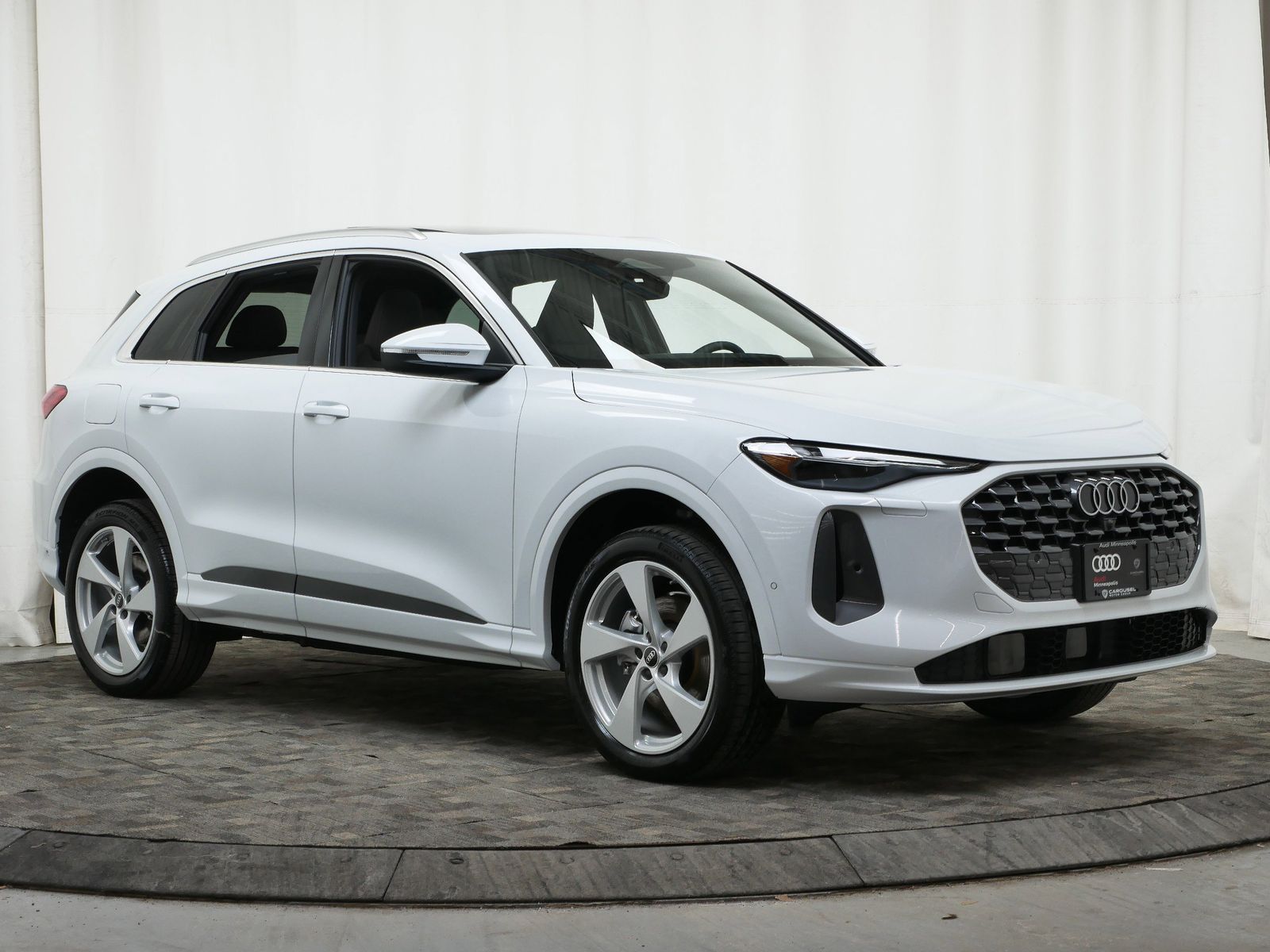 Thumbnail: 2025 Audi Q5 - 8