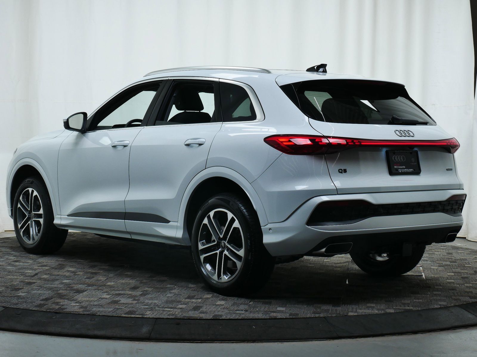 Thumbnail: 2025 Audi Q5 - 4