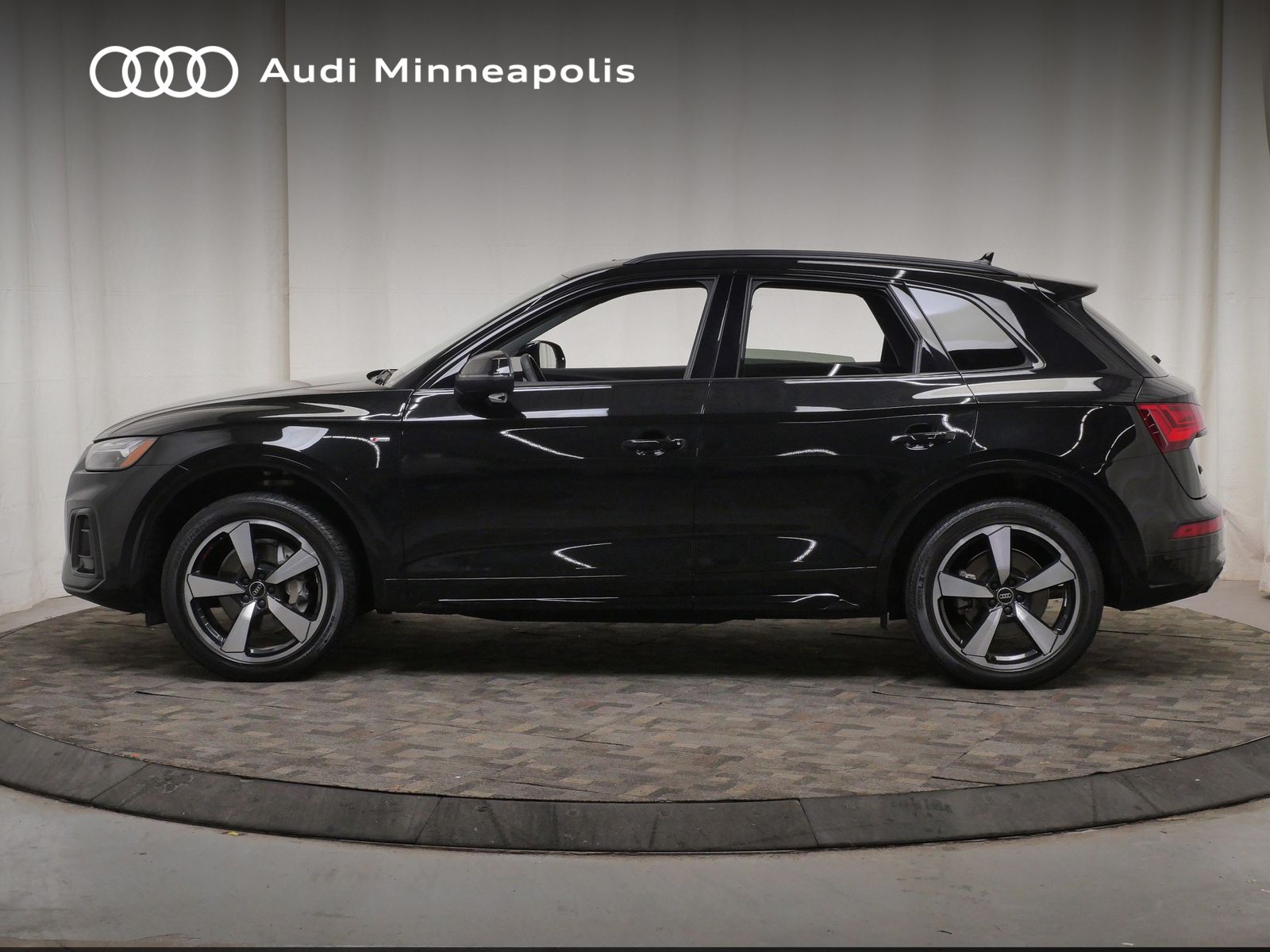 Thumbnail: 2023 Audi Q5 - 3