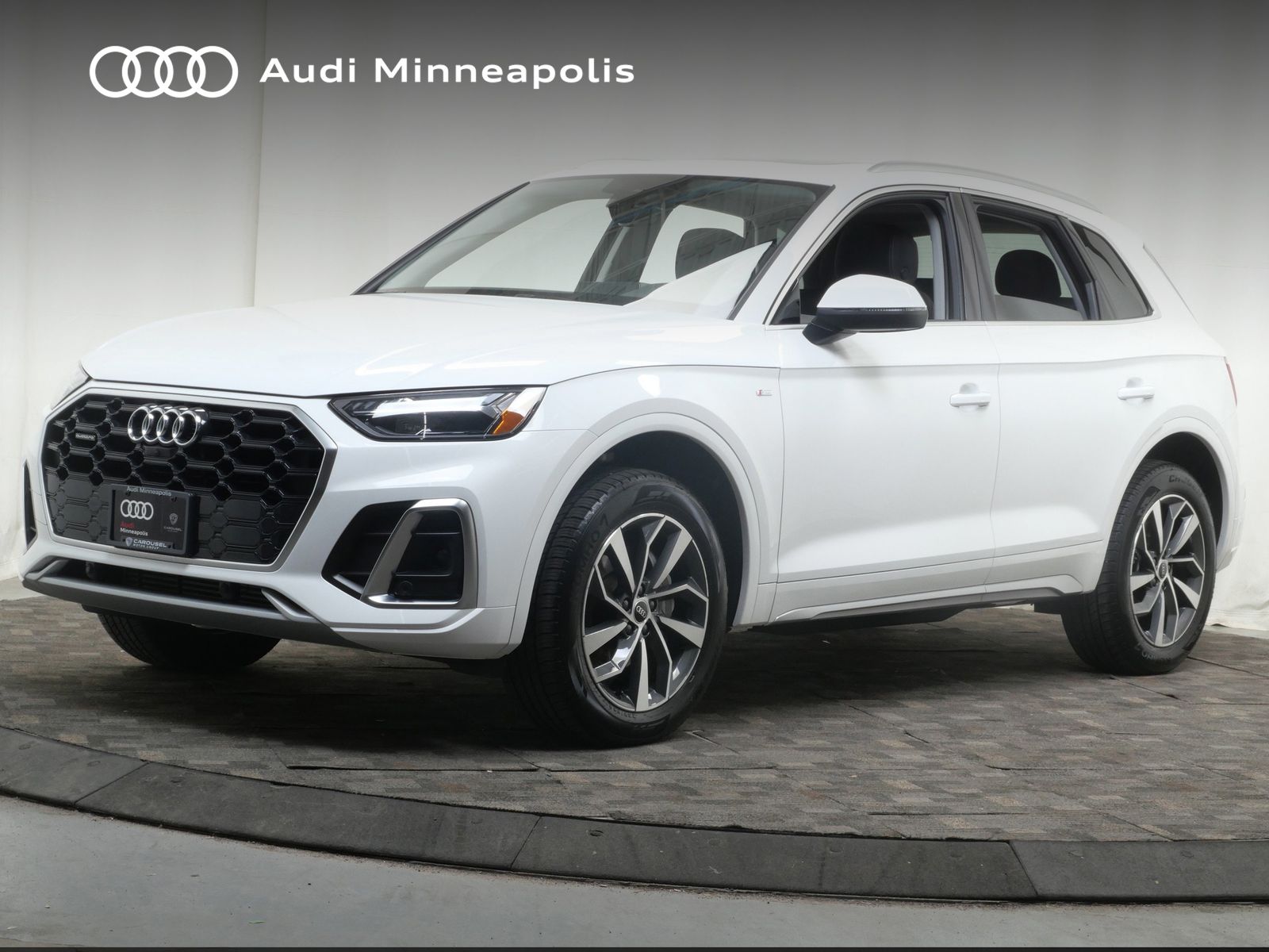 Thumbnail: 2023 Audi Q5 - 1