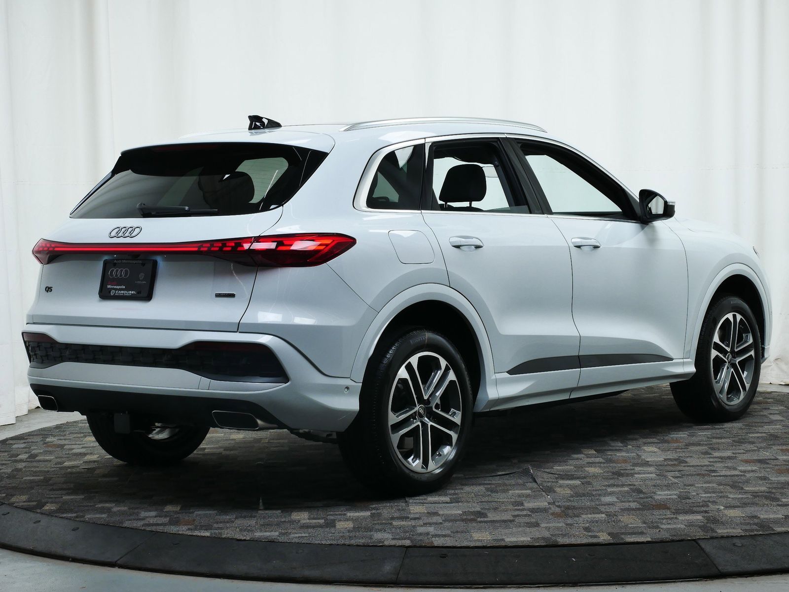 Thumbnail: 2025 Audi Q5 - 6