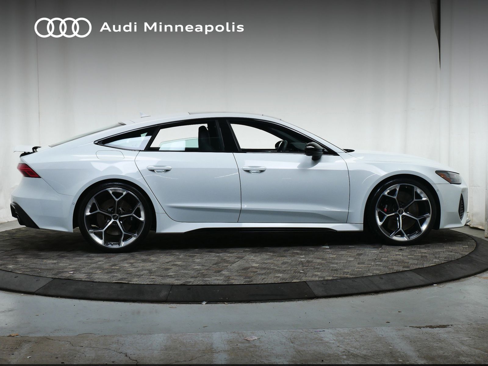 Thumbnail: 2024 Audi RS 7 - 9