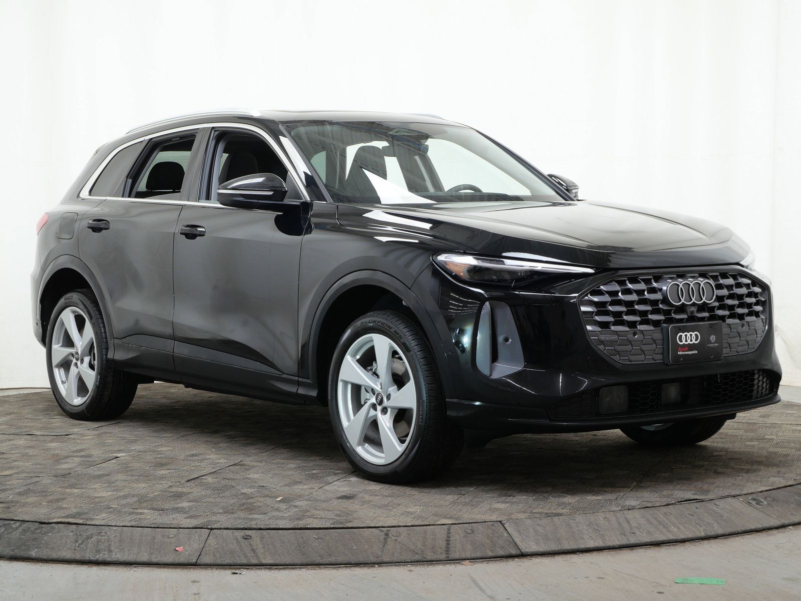 Thumbnail: 2025 Audi Q5 - 8