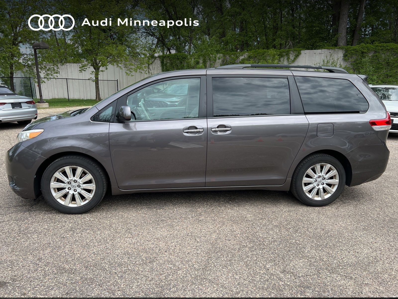 Thumbnail: 2013 Toyota Sienna - 2