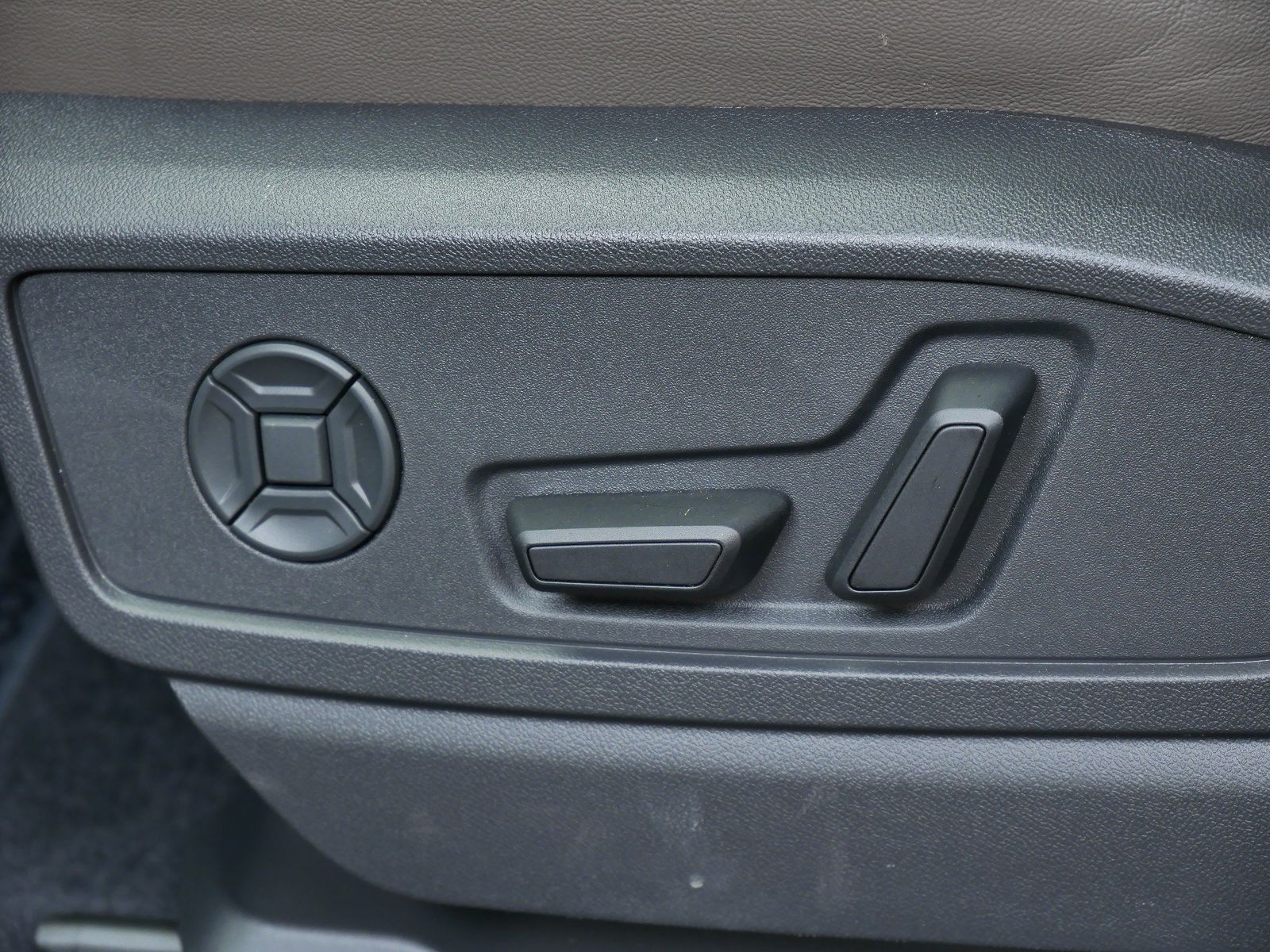 Thumbnail: 2025 Audi Q5 - 11