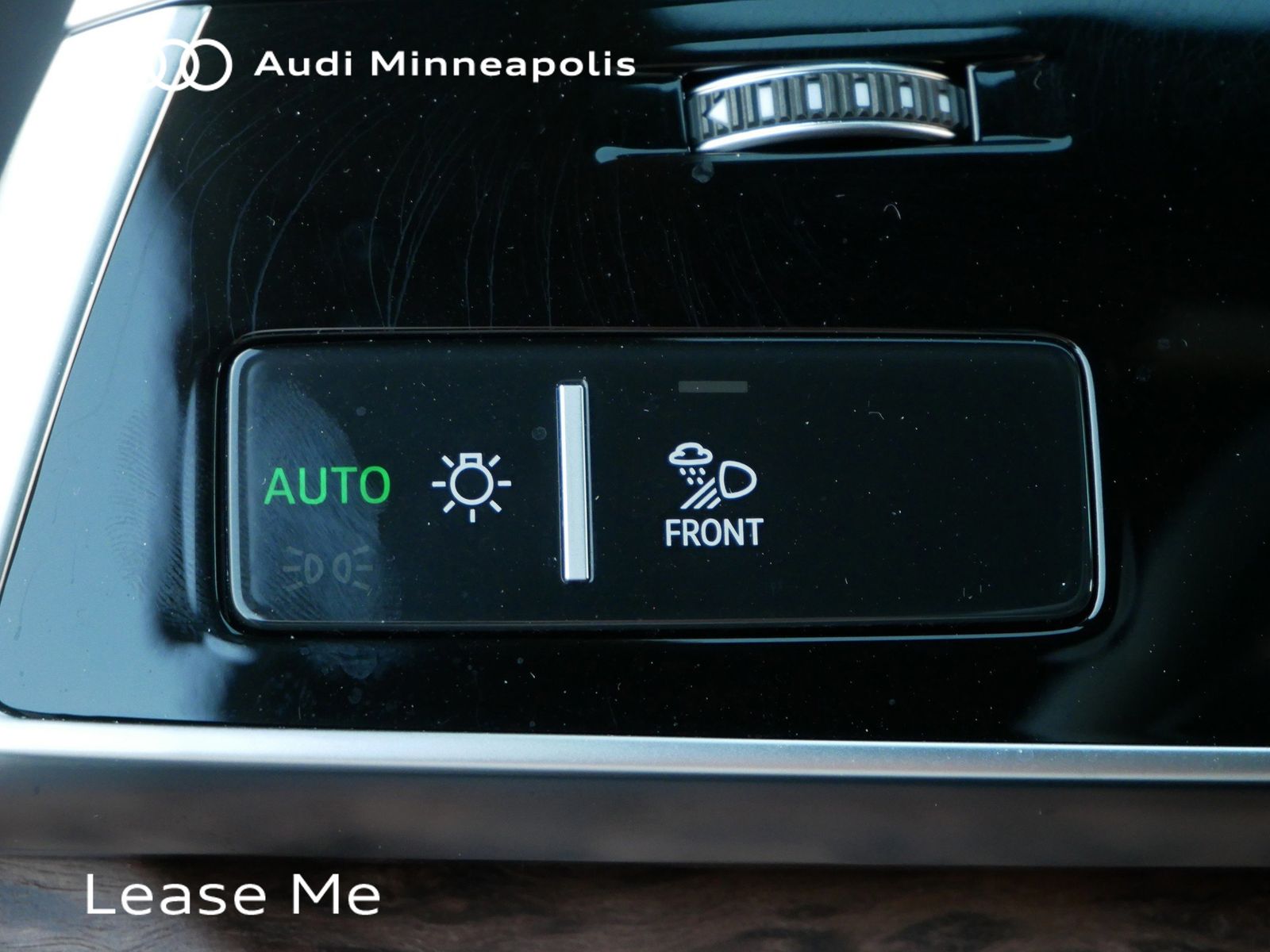 Thumbnail: 2026 Audi Q8 - 24