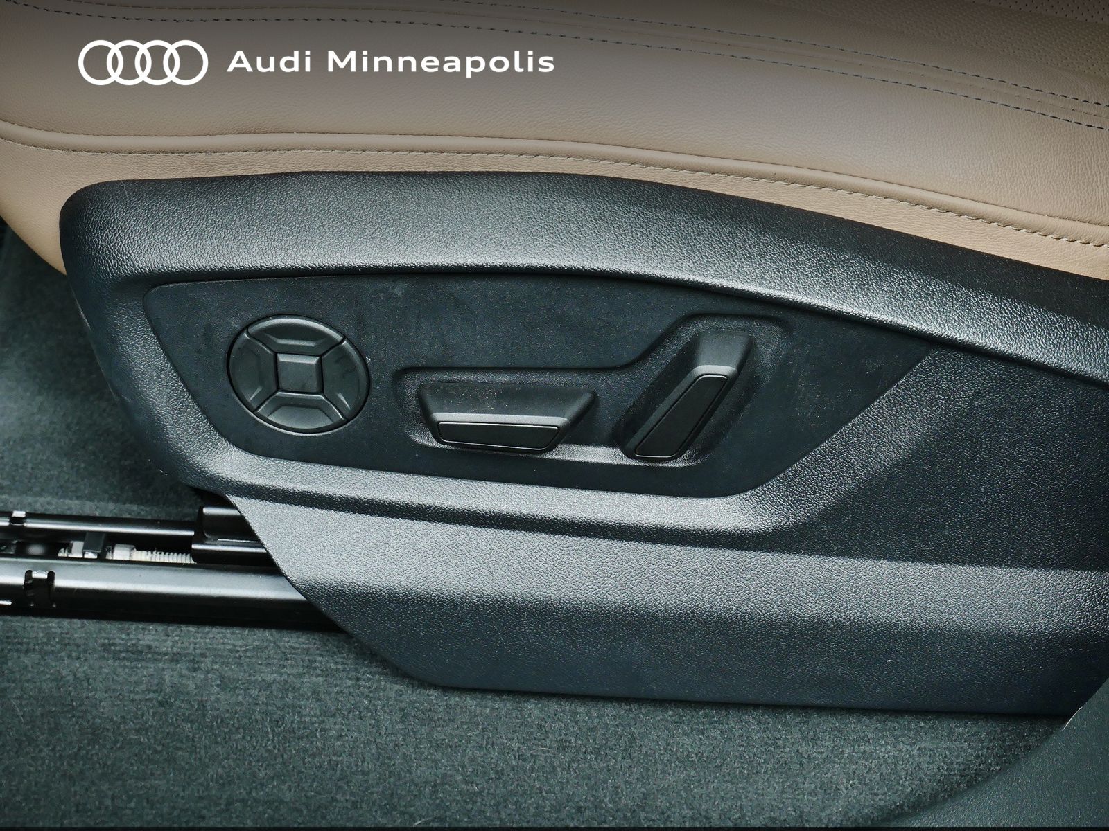 Thumbnail: 2025 Audi Q8 - 13