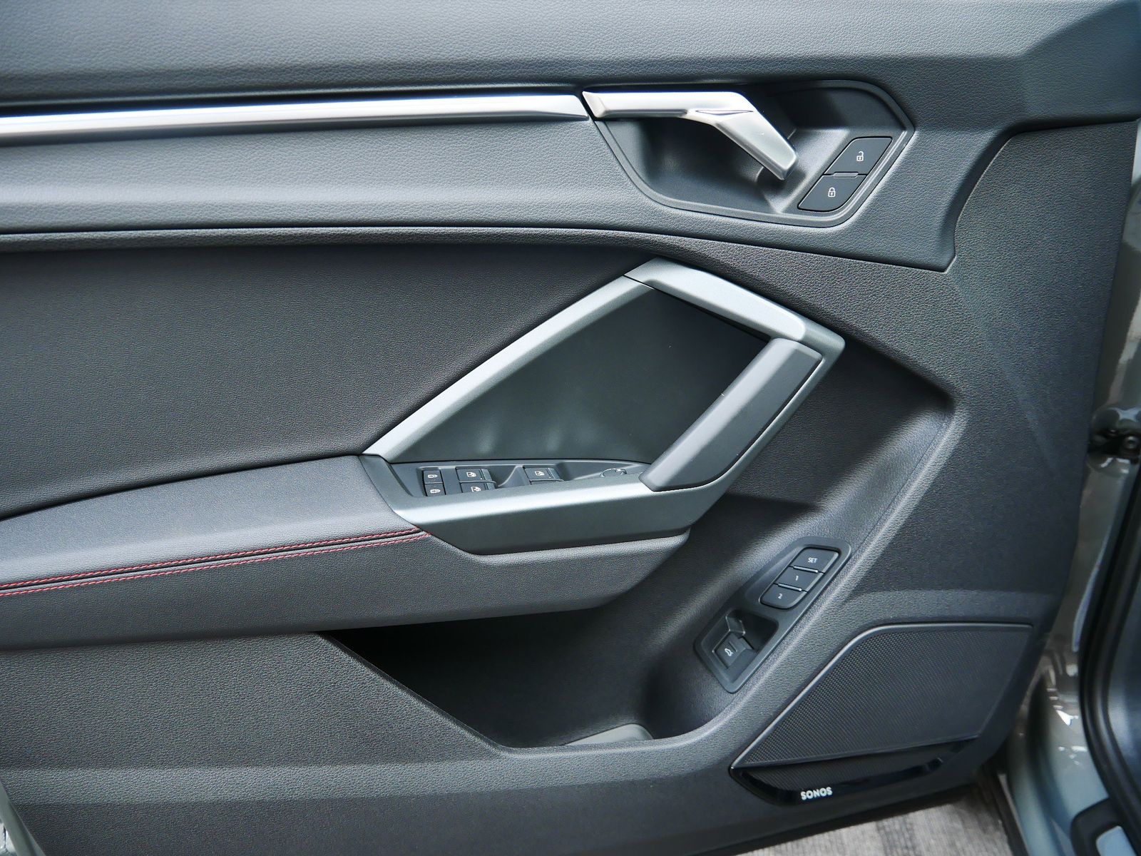 Thumbnail: 2025 Audi Q3 - 10