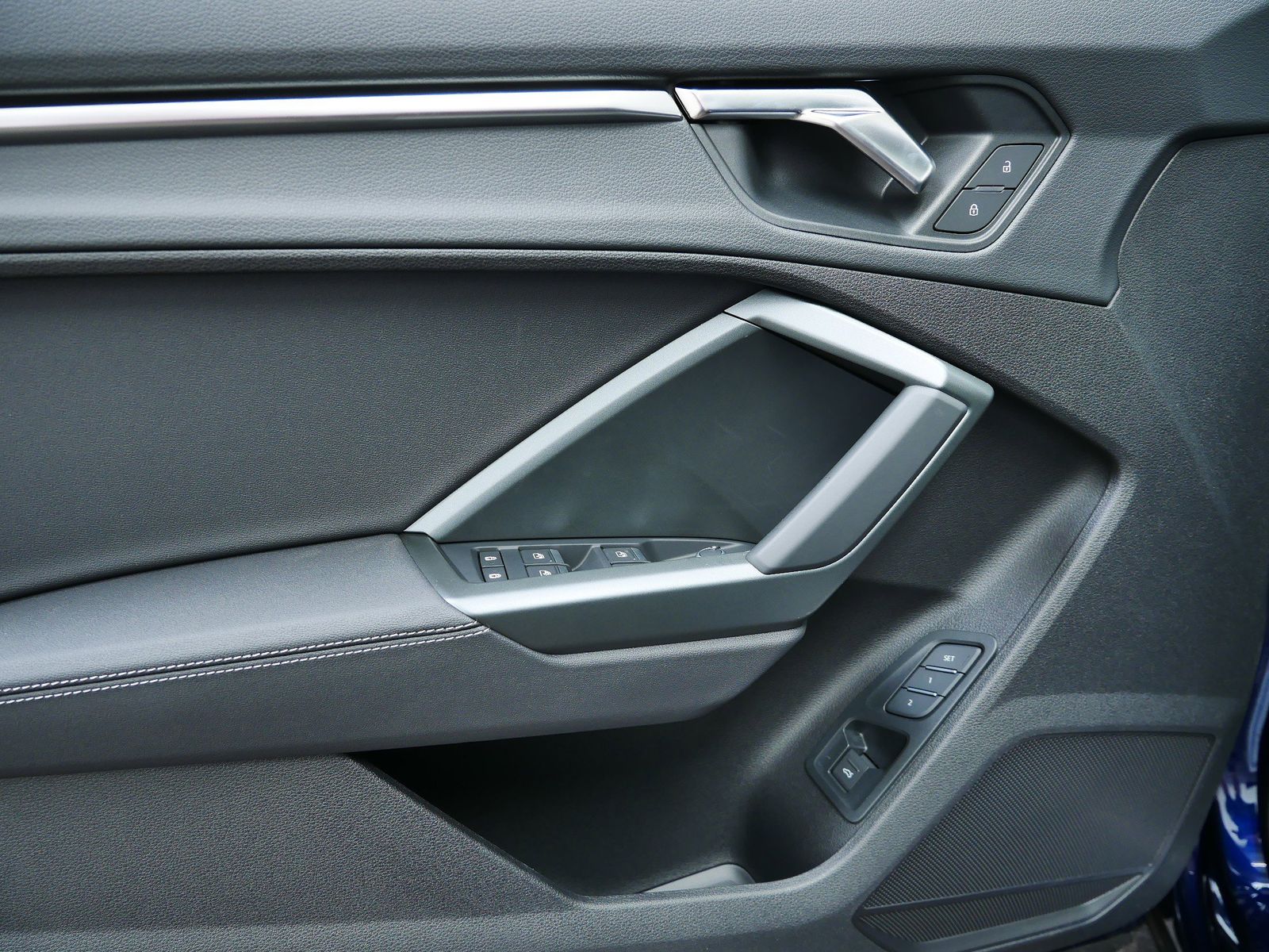 Thumbnail: 2025 Audi Q3 - 10