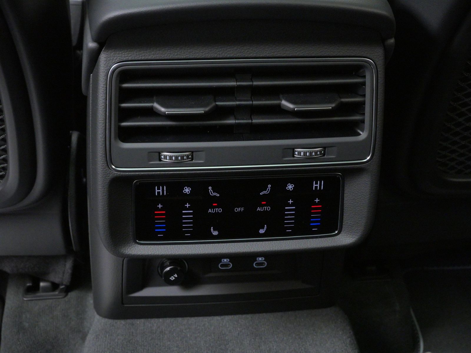 Thumbnail: 2026 Audi Q7 - 14