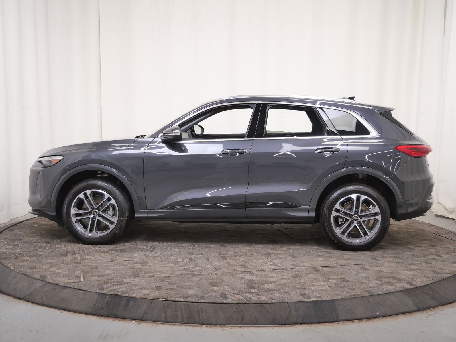 Thumbnail: 2026 Audi Q5 - 3