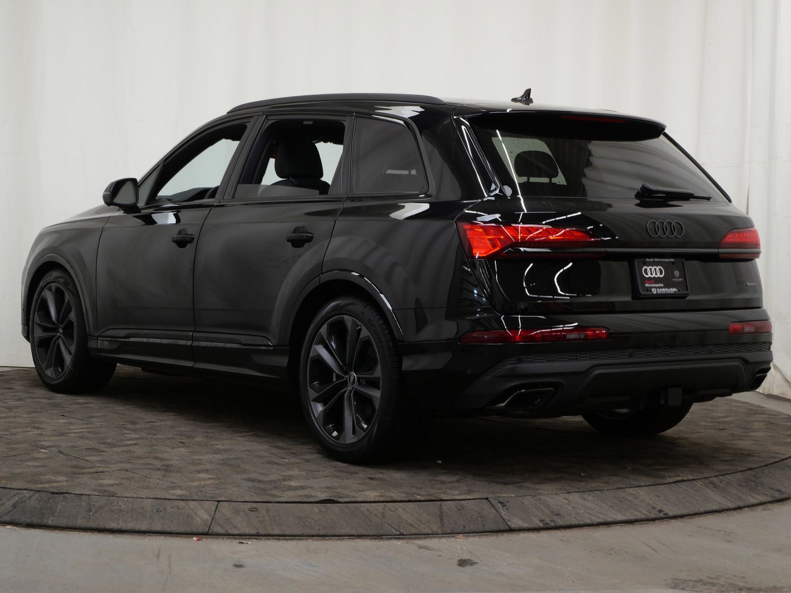 Thumbnail: 2026 Audi Q7 - 4