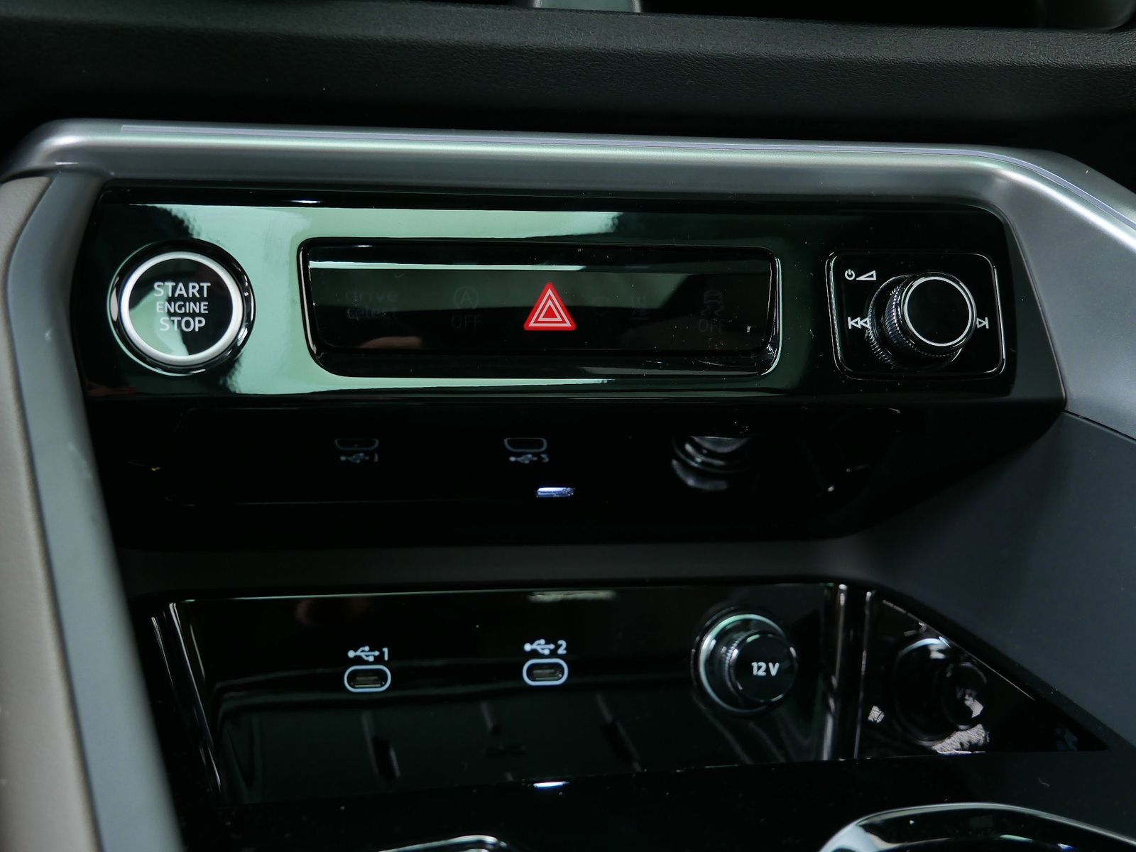 Thumbnail: 2025 Audi Q5 - 16