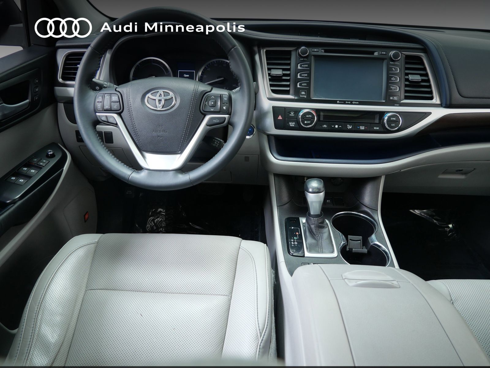 Thumbnail: 2016 Toyota Highlander - 17