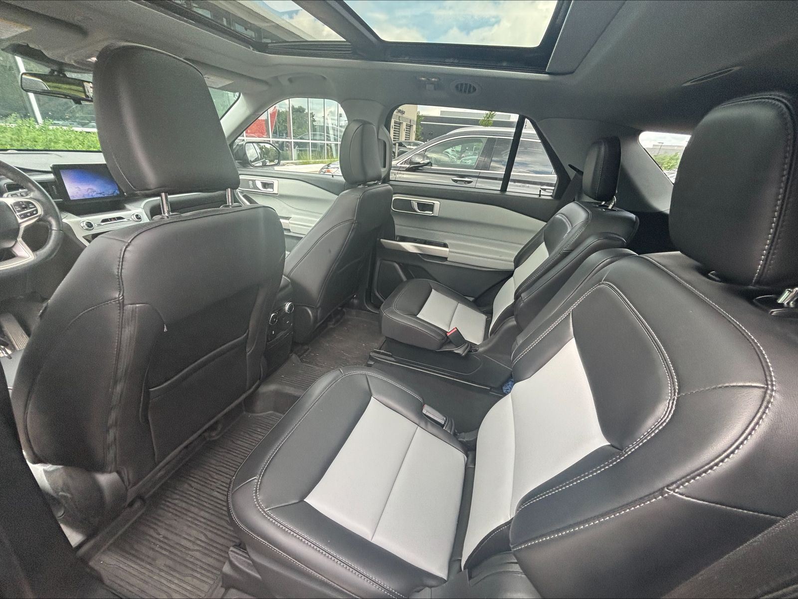 Thumbnail: 2022 Ford Explorer - 4