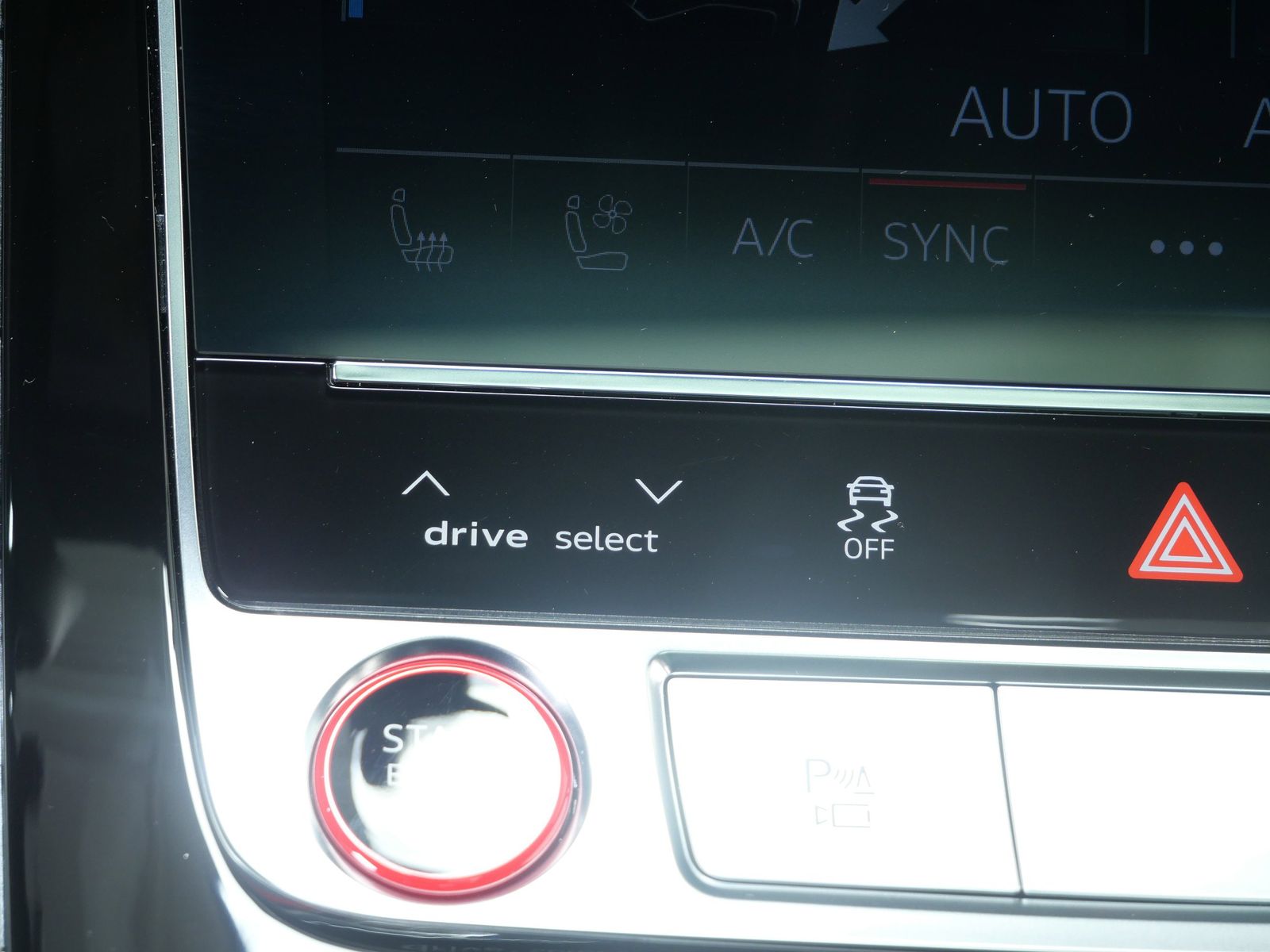 Thumbnail: 2026 Audi SQ7 - 15