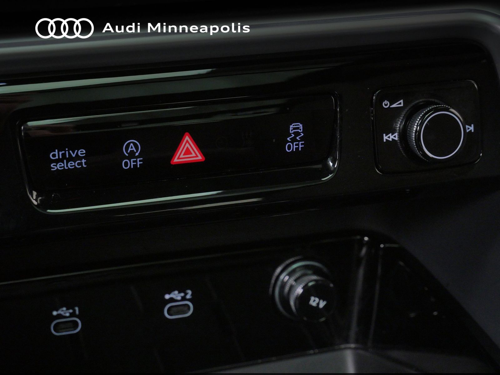 Thumbnail: 2025 Audi Q5 - 30