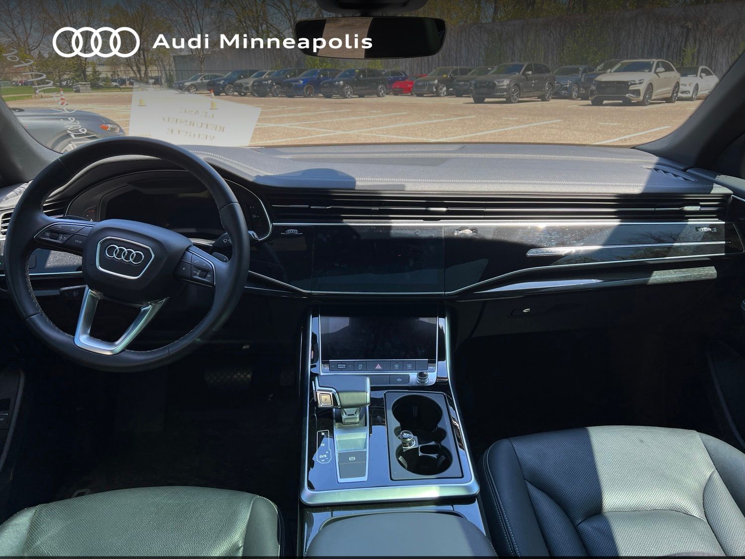 Thumbnail: 2023 Audi Q8 - 2