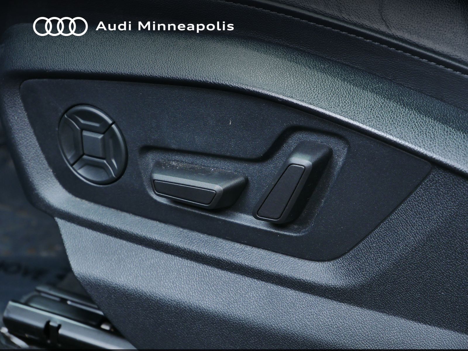 Thumbnail: 2023 Audi Q7 - 14