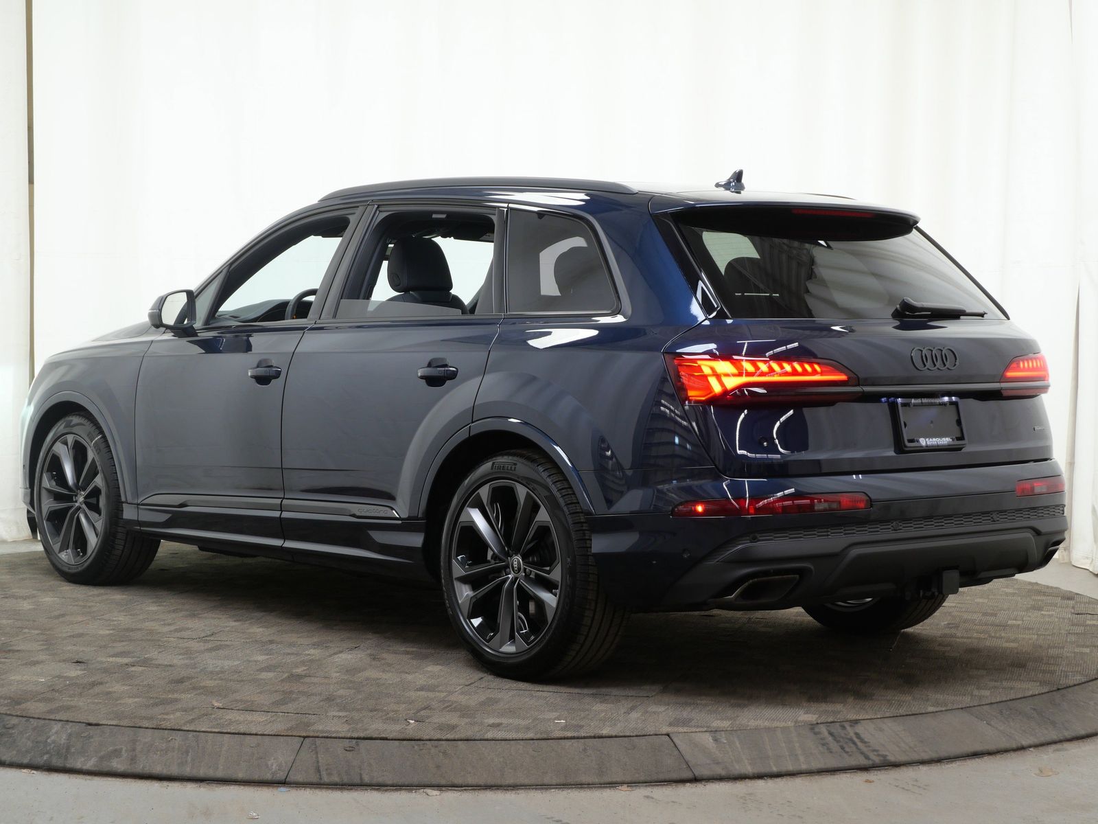 Thumbnail: 2026 Audi Q7 - 4