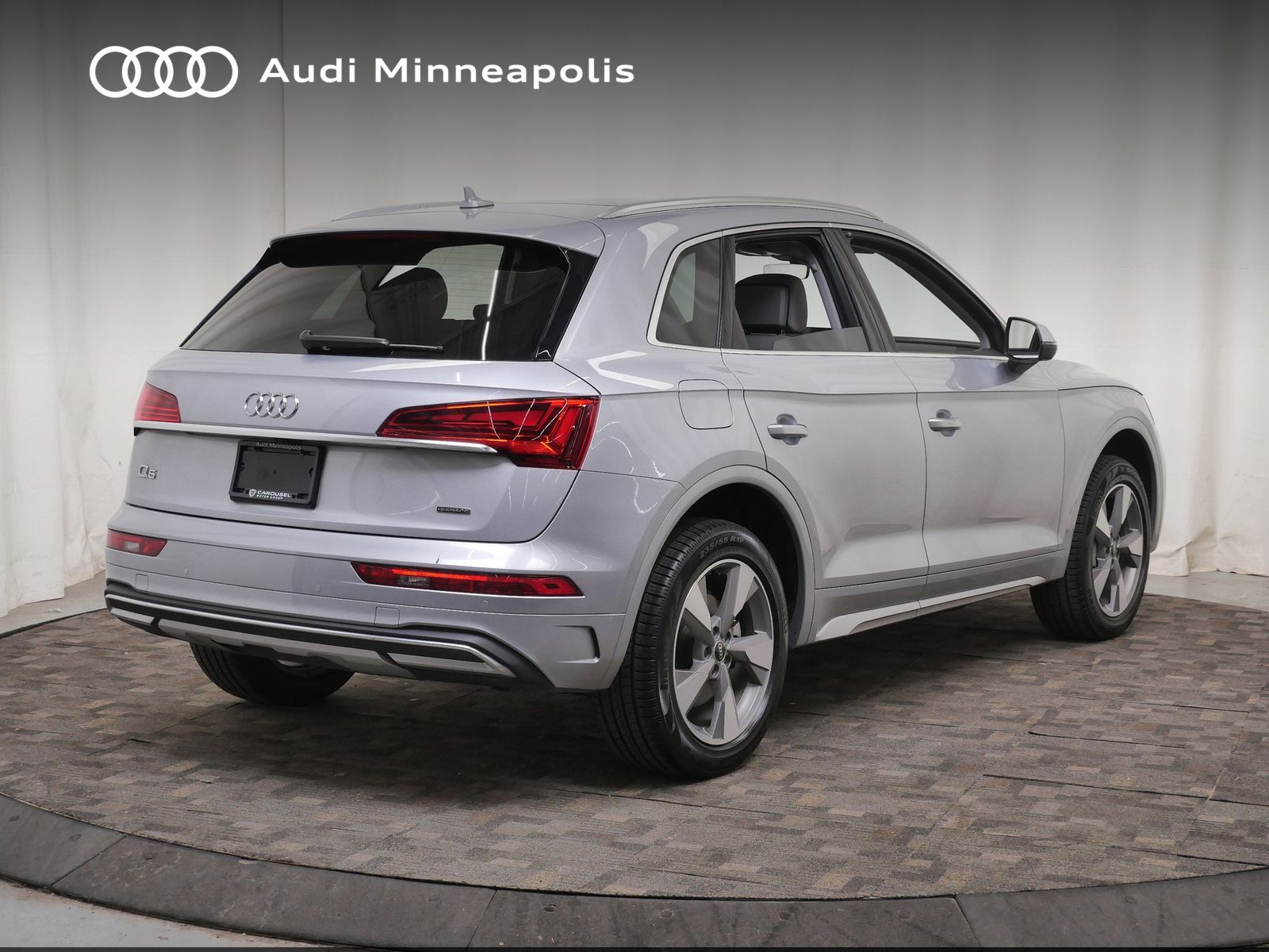 Thumbnail: 2023 Audi Q5 - 7