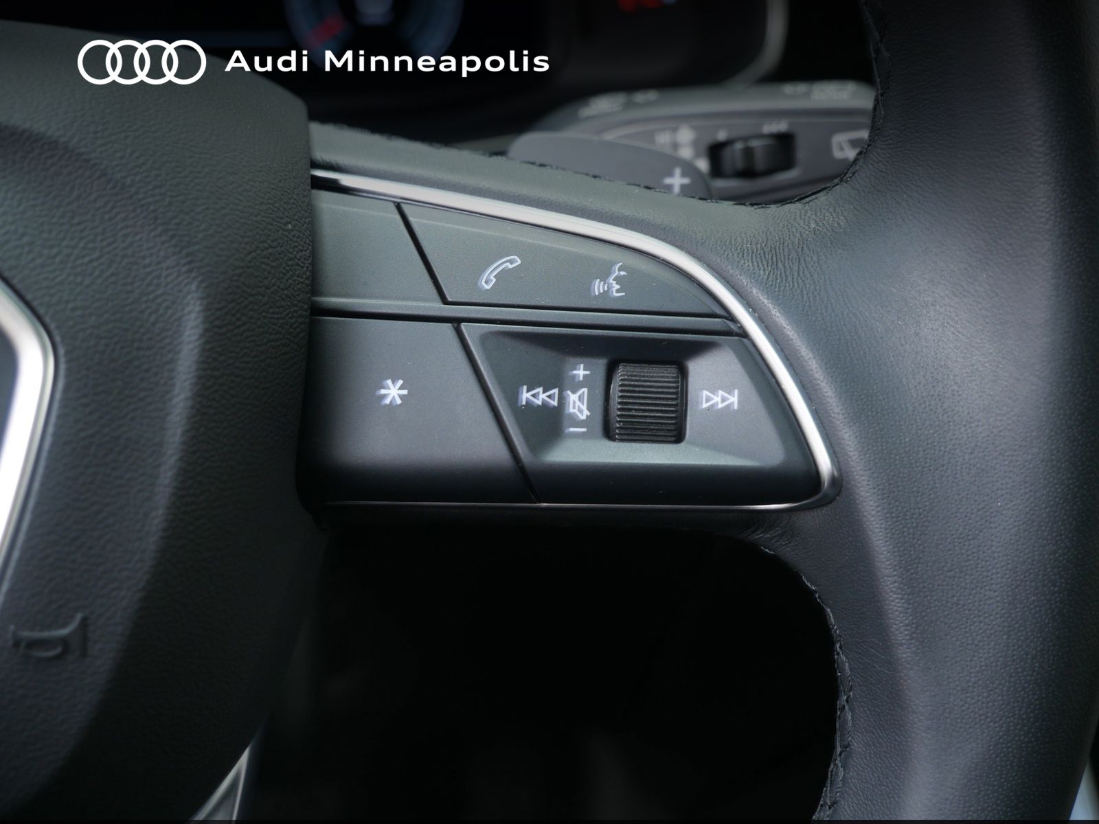 Thumbnail: 2023 Audi Q7 - 25