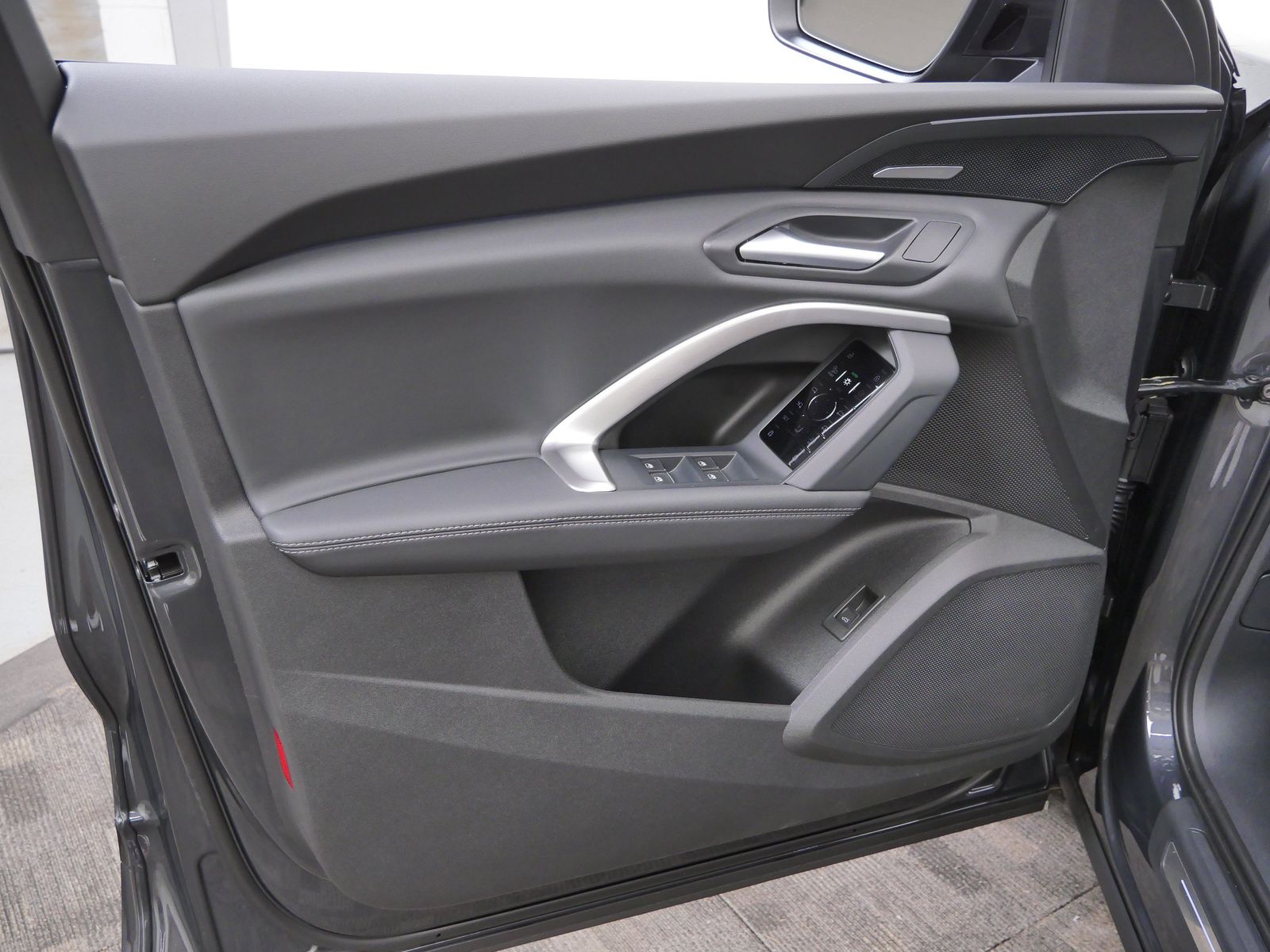 Thumbnail: 2026 Audi Q5 - 10