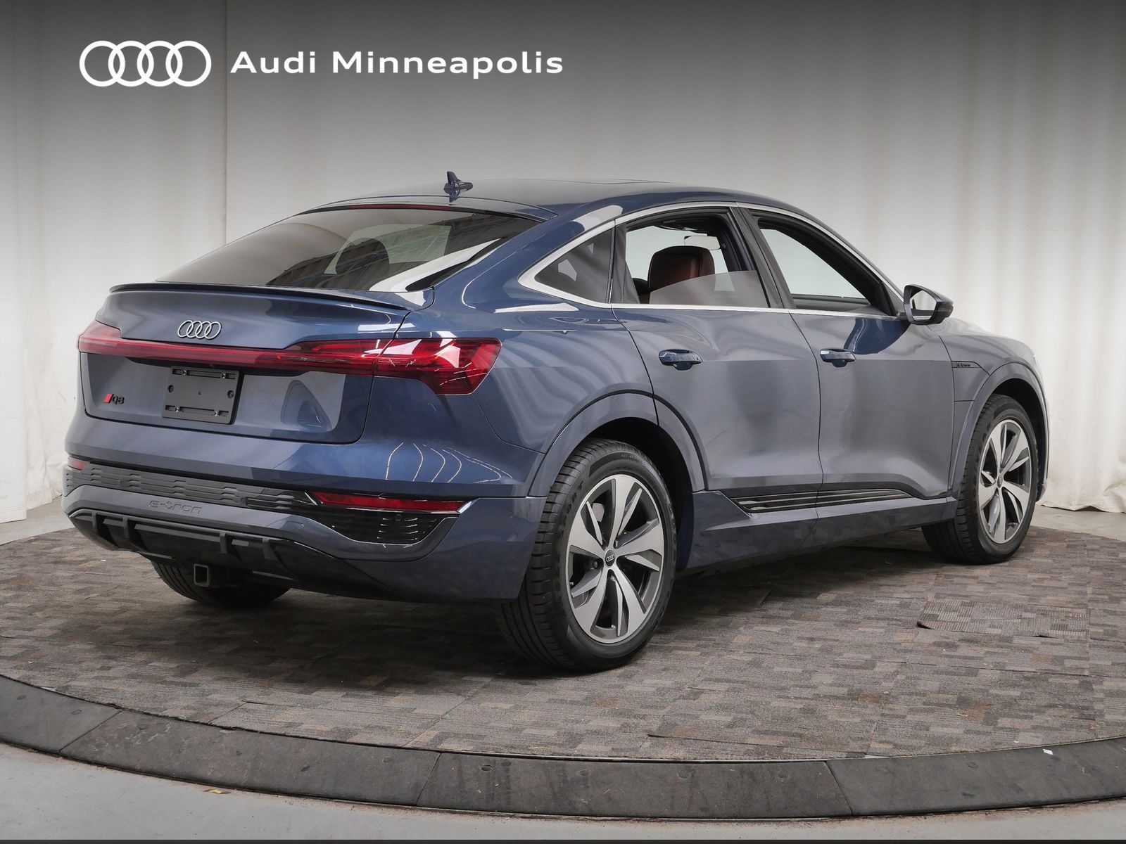 Thumbnail: 2024 Audi Q8 e-tron - 8