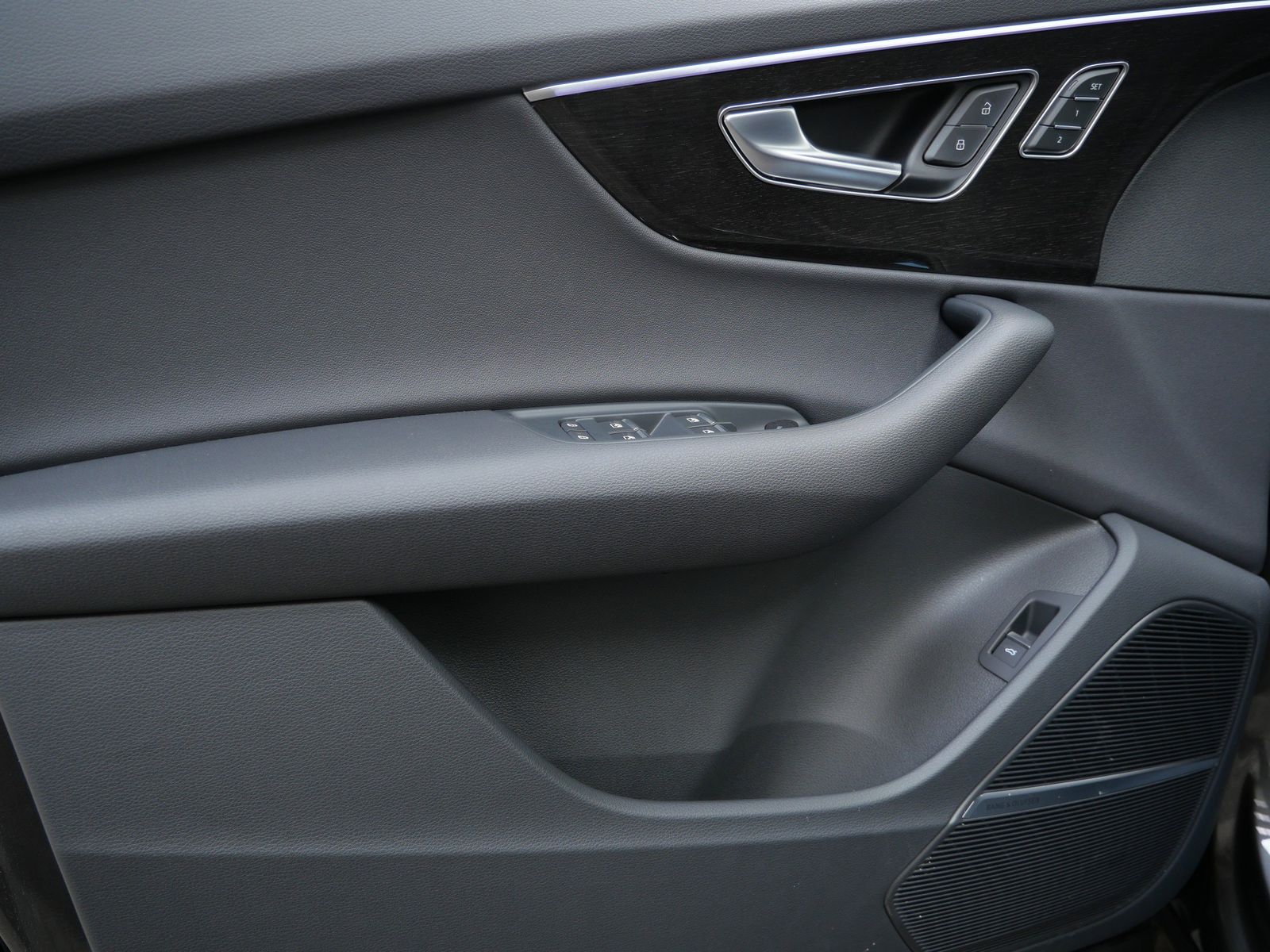 Thumbnail: 2026 Audi Q7 - 10