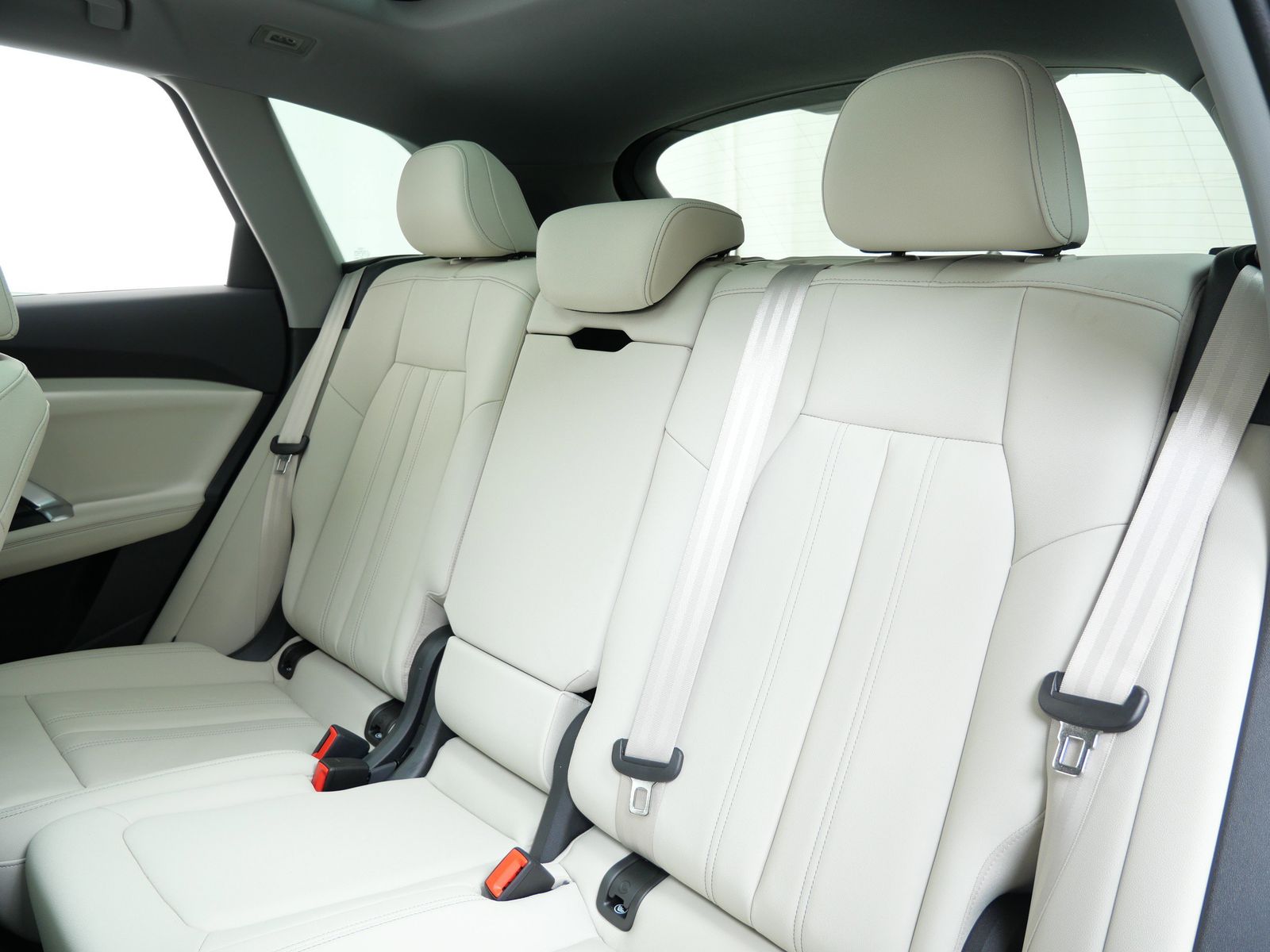 Thumbnail: 2025 Audi Q5 - 12