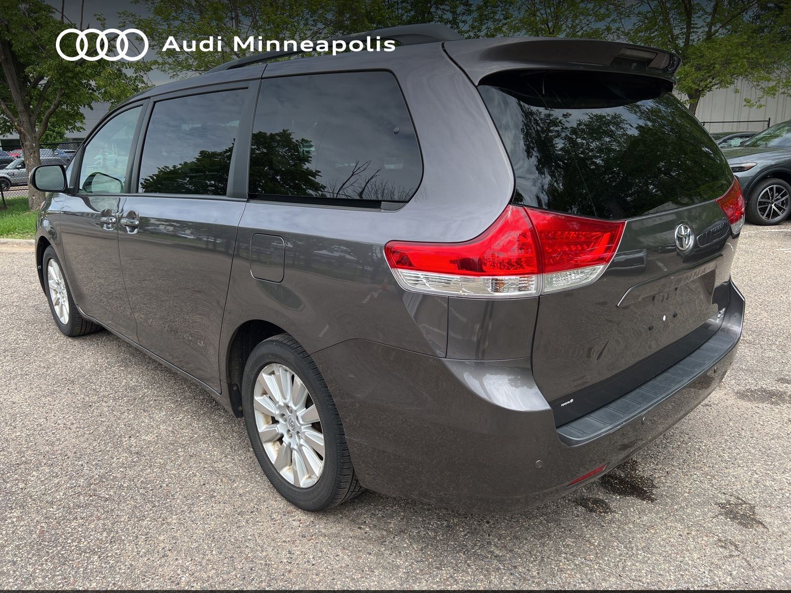 Thumbnail: 2013 Toyota Sienna - 3