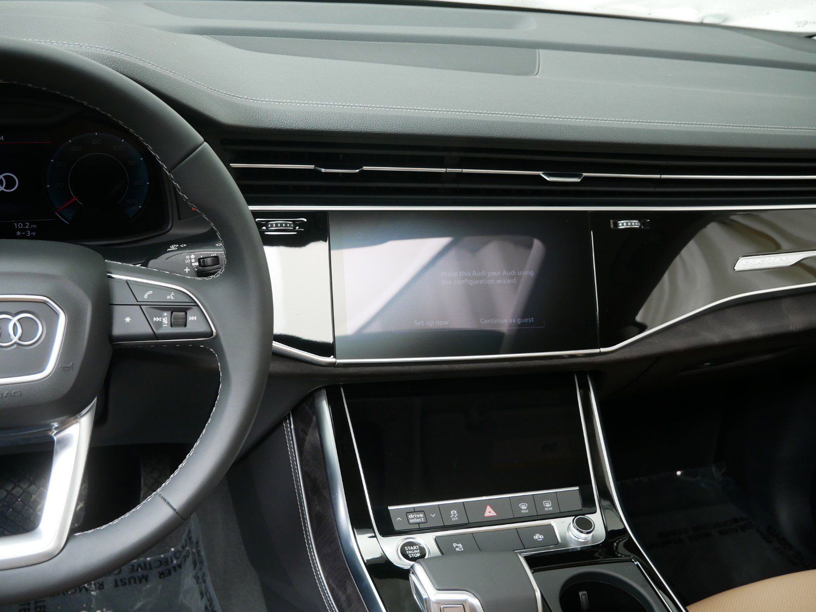 Thumbnail: 2025 Audi Q8 - 12