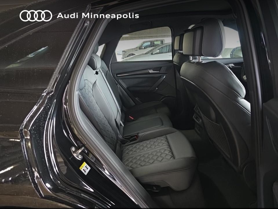 Thumbnail: 2023 Audi SQ5 - 12