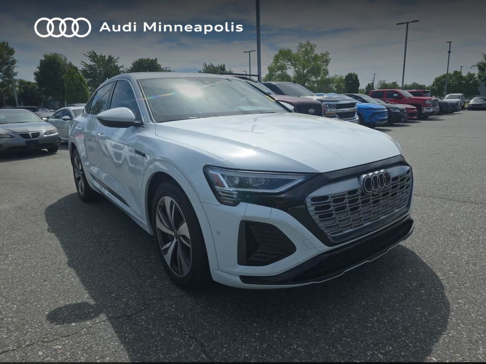 Thumbnail: 2024 Audi Q8 e-tron - 7