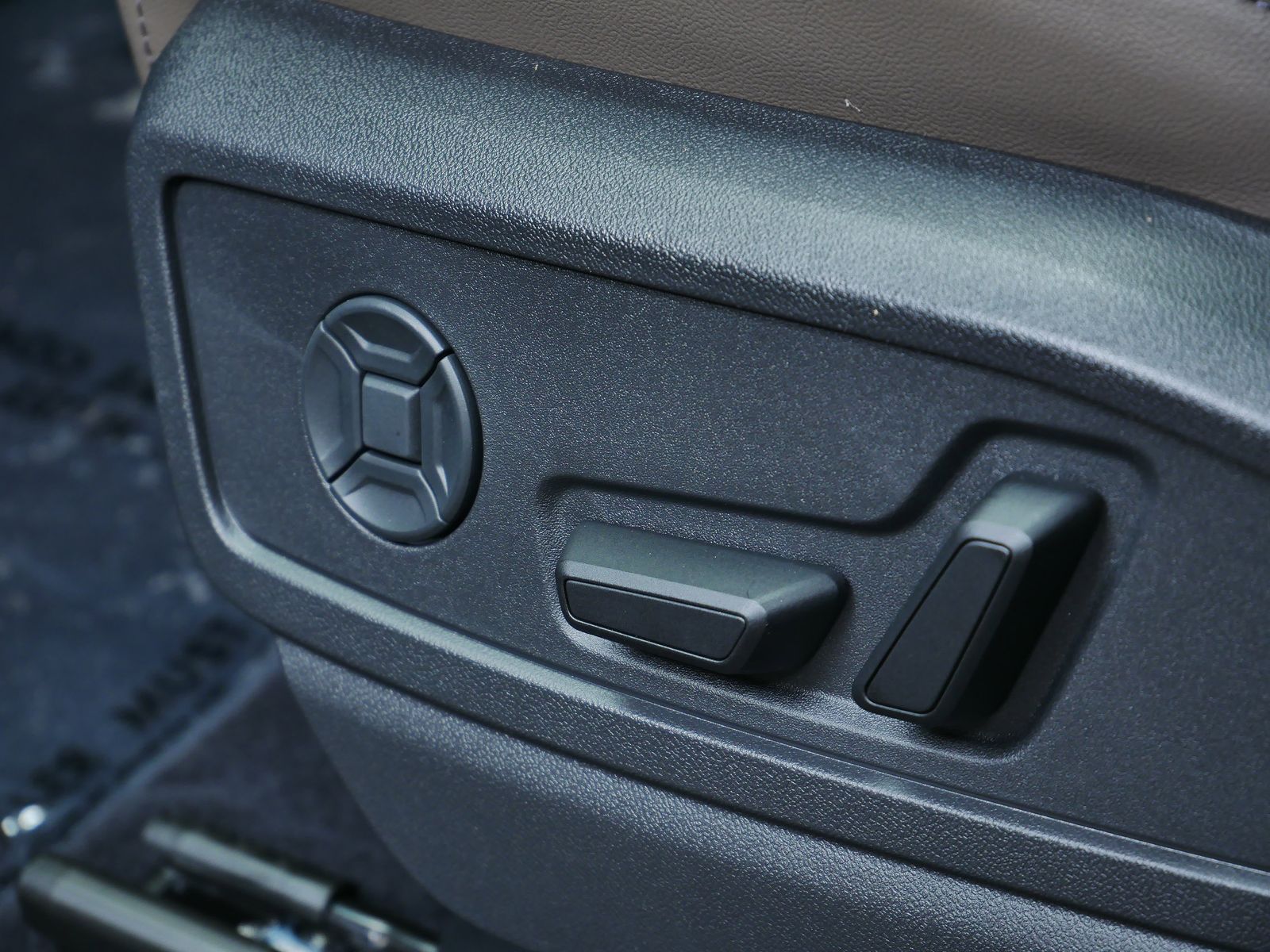 Thumbnail: 2025 Audi Q5 - 11