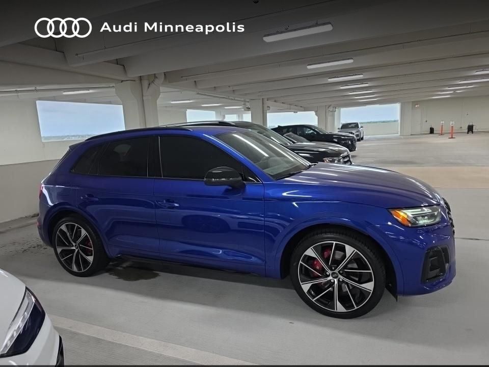 Thumbnail: 2023 Audi SQ5 - 3