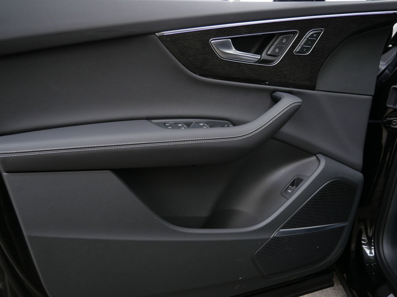 Thumbnail: 2026 Audi Q7 - 10