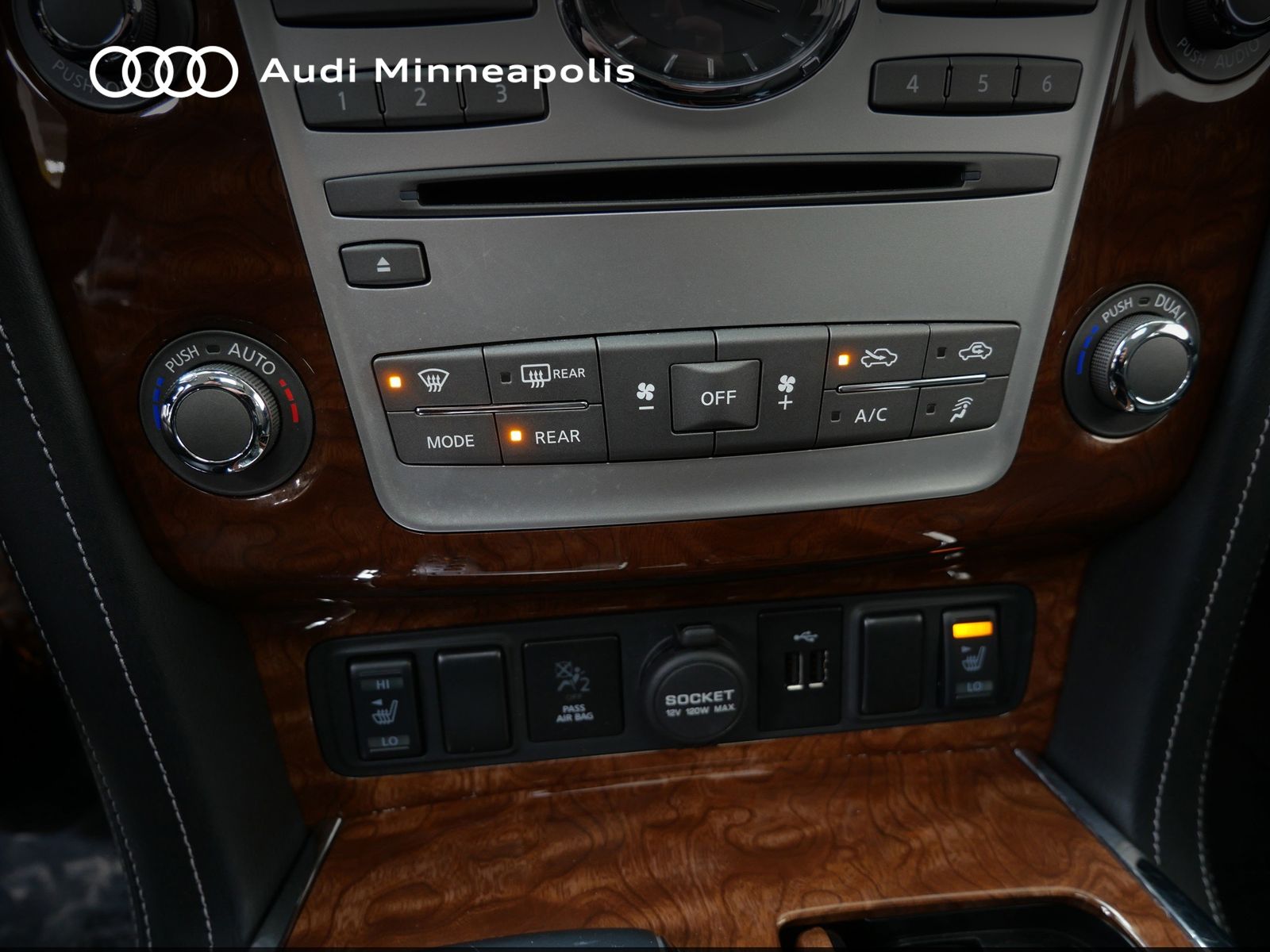 Thumbnail: 2018 INFINITI QX80 - 31