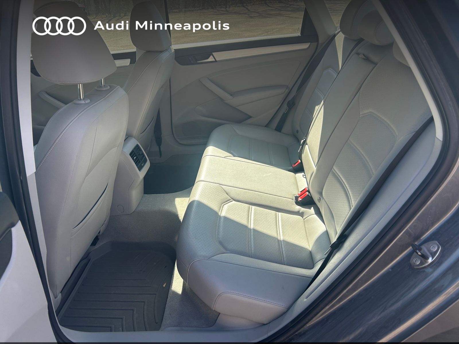 Thumbnail: 2013 Volkswagen Passat - 12