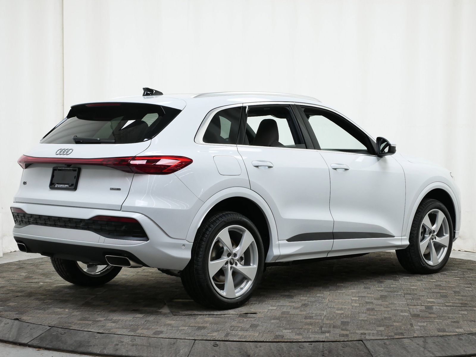 Thumbnail: 2025 Audi Q5 - 6