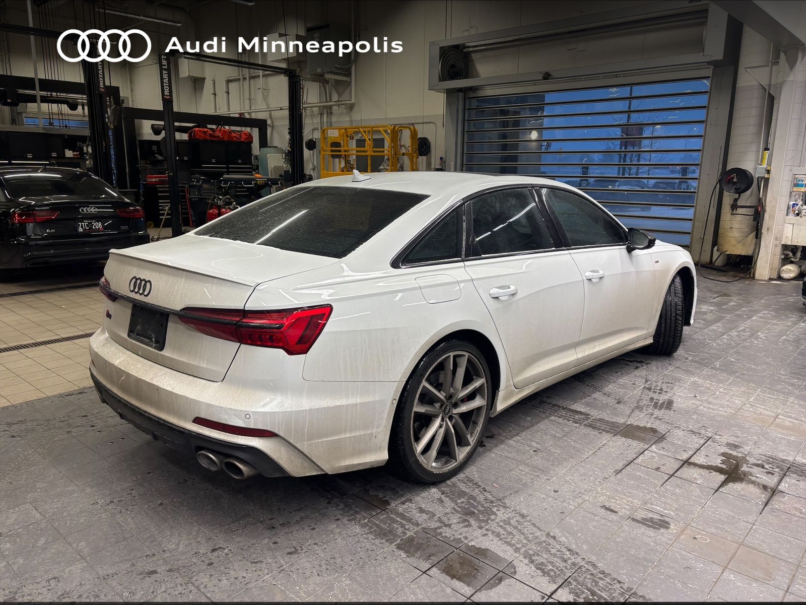 Thumbnail: 2021 Audi S6 - 8