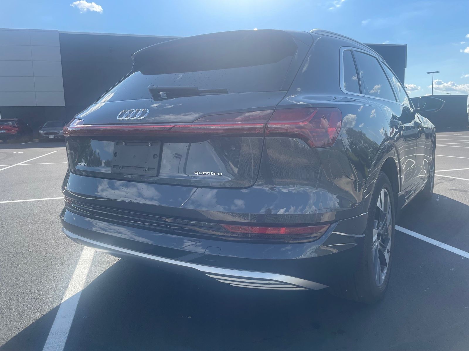 Thumbnail: 2023 Audi e-tron - 5
