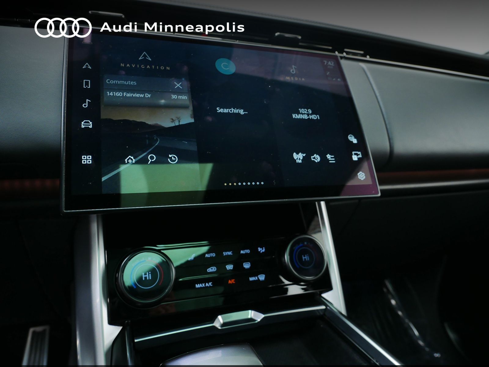 Thumbnail: 2023 Land Rover Range Rover - 22