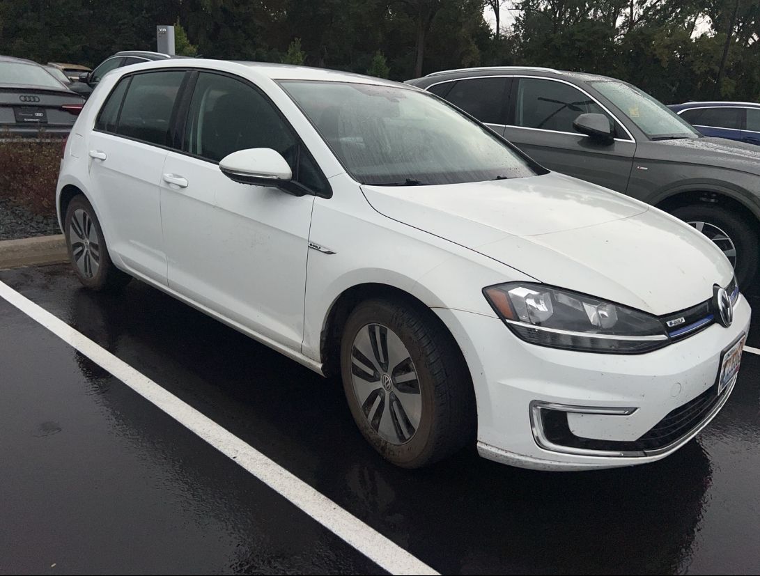 Thumbnail: 2018 Volkswagen e-Golf - 2