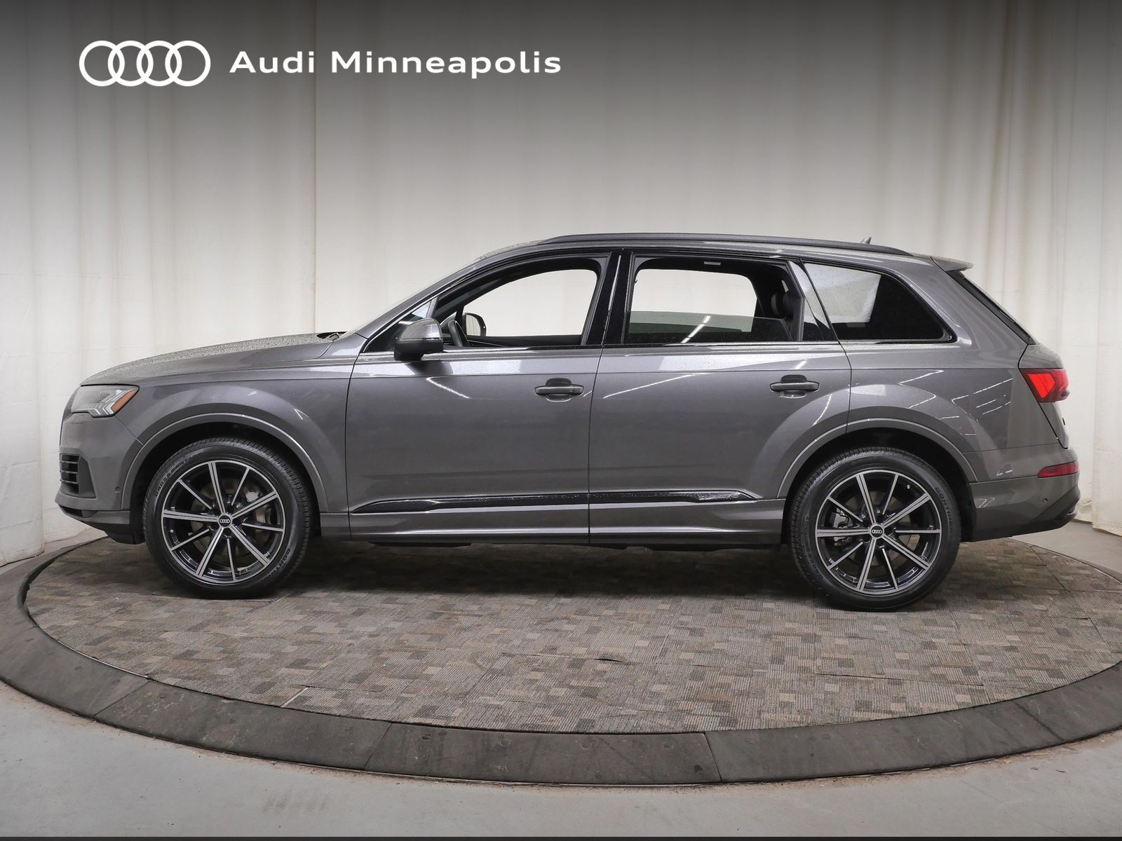 Thumbnail: 2023 Audi Q7 - 3