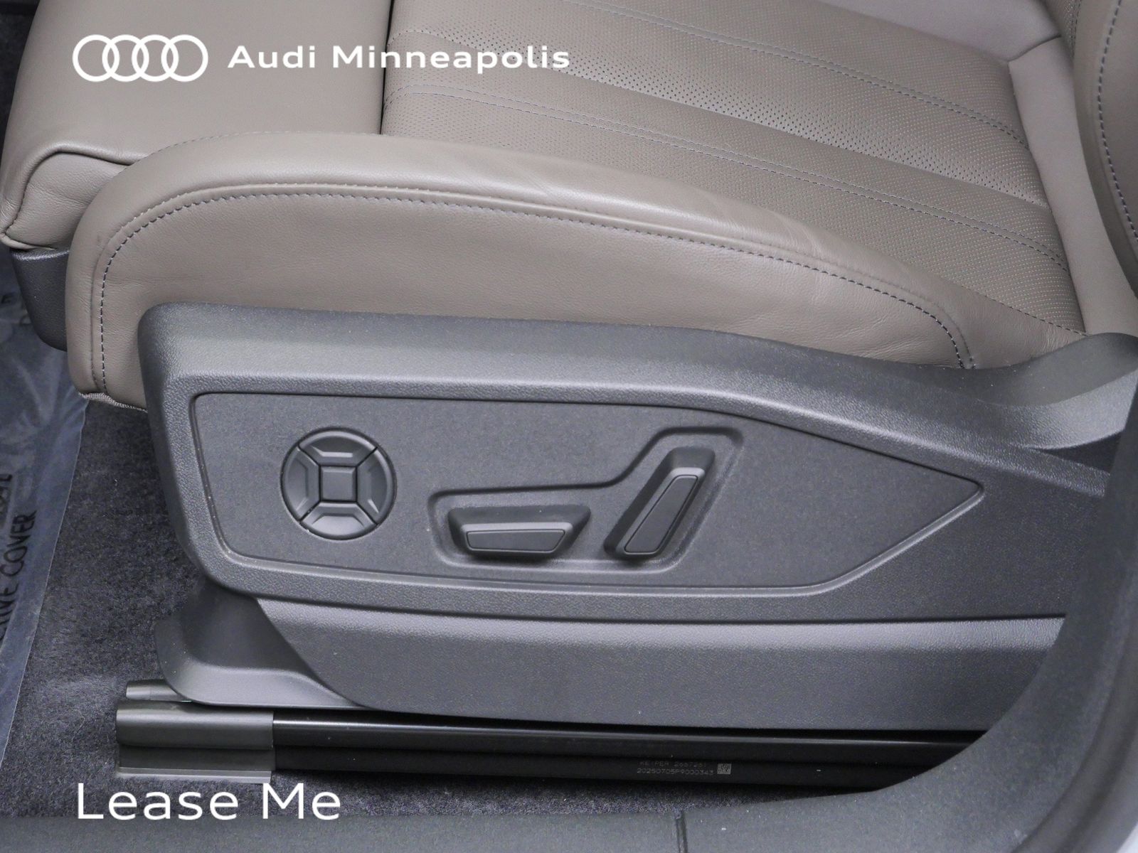 Thumbnail: 2025 Audi Q5 - 11